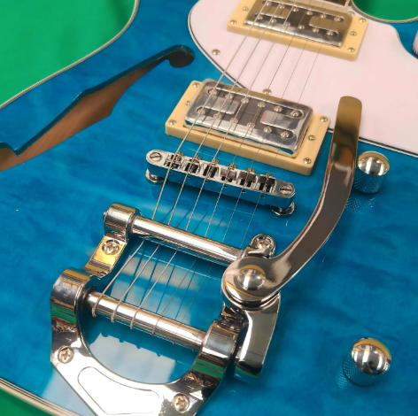 Guitarra Vintage Blue Trémolo