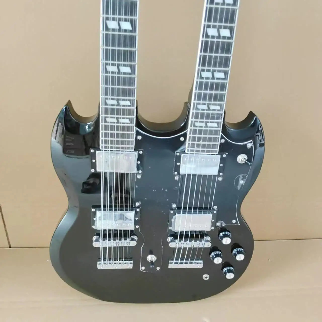 Guitarra Eléctrica Doble Mástil 12+6 Cuerdas