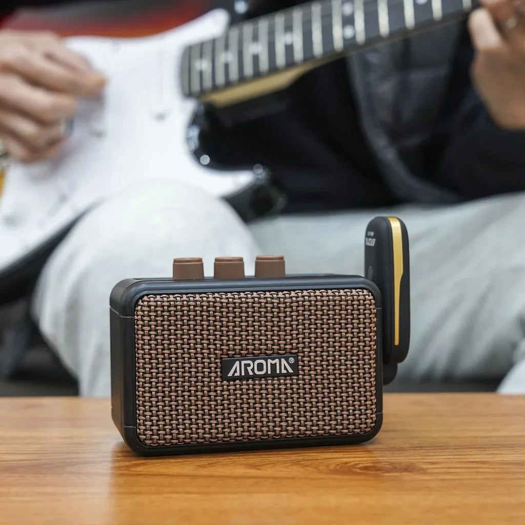 Mini Amplificador de Guitarra Aroma AG-04 Bluetooth 5W Portátil para Guitarra Eléctrica